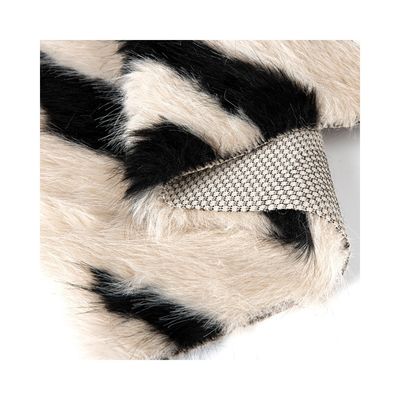 Απολαύστε την άνεση της μεγάλης γούνας 100 Polyester Yarn Count No στα χειμερινά ρούχα