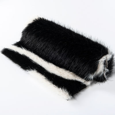 Απολαύστε την άνεση της μεγάλης γούνας 100 Polyester Yarn Count No στα χειμερινά ρούχα
