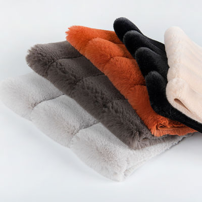 Ελαφρύς βουρτσισμένος PV Plush False Rabbit Fur Fabric για παλτό 100% Polyester Αριθμός νήματος 80S × 80S