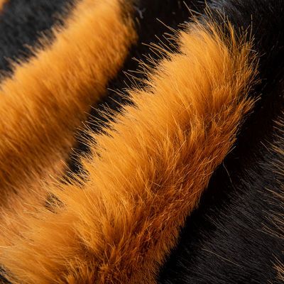 Προσαρμόσιμο Jacquard Τεχνητό Μακρύ Φαριτωμένο Δέρμα με υλικό 100% Polyester